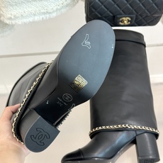 CHANE*|小香经典复古链条 皮带扣粗跟短靴长靴裤管靴 链条皮带扣双C点睛 粗跟秒变大长腿 长短款都自带高级感 牛皮靴 CHANE*|小香经典复古链条 皮带扣粗跟短靴长靴裤管靴 链条皮带扣双C点睛 粗跟秒变大长腿 长短款都自带高级感 牛皮靴