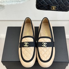 CHANE*|小香26B新品双C 菱格懒人半拖穆勒鞋乐福鞋 经典双C标识精致点睛 一脚蹬懒人超省心 平跟步履轻盈毫无负担 CHANE*|小香26B新品双C 菱格懒人半拖穆勒鞋乐福鞋 经典双C标识精致点睛 一脚蹬懒人超省心 平跟步履轻盈毫无负担