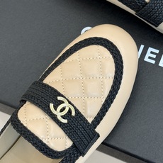 CHANE*|小香26B新品双C 菱格懒人半拖穆勒鞋乐福鞋 经典双C标识精致点睛 一脚蹬懒人超省心 平跟步履轻盈毫无负担 CHANE*|小香26B新品双C 菱格懒人半拖穆勒鞋乐福鞋 经典双C标识精致点睛 一脚蹬懒人超省心 平跟步履轻盈毫无负担
