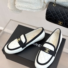 CHANE*|小香26B新品双C 菱格懒人半拖穆勒鞋乐福鞋 经典双C标识精致点睛 一脚蹬懒人超省心 平跟步履轻盈毫无负担 CHANE*|小香26B新品双C 菱格懒人半拖穆勒鞋乐福鞋 经典双C标识精致点睛 一脚蹬懒人超省心 平跟步履轻盈毫无负担