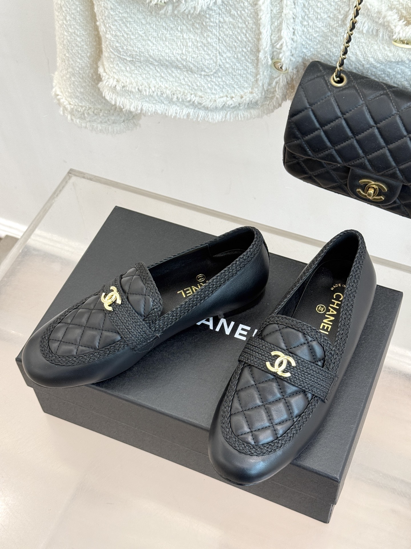CHANE*|小香26B新品双C 菱格懒人半拖穆勒鞋乐福鞋 经典双C标识精致点睛 一脚蹬懒人超省心 平跟步履轻盈毫无负担 CHANE*|小香26B新品双C 菱格懒人半拖穆勒鞋乐福鞋 经典双C标识精致点睛 一脚蹬懒人超省心 平跟步履轻盈毫无负担