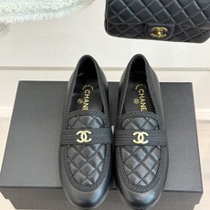 CHANE*|小香26B新品双C 菱格懒人半拖穆勒鞋乐福鞋 经典双C标识精致点睛 一脚蹬懒人超省心 平跟步履轻盈毫无负担 CHANE*|小香26B新品双C 菱格懒人半拖穆勒鞋乐福鞋 经典双C标识精致点睛 一脚蹬懒人超省心 平跟步履轻盈毫无负担