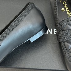 CHANE*|小香26B新品双C 菱格懒人半拖穆勒鞋乐福鞋 经典双C标识精致点睛 一脚蹬懒人超省心 平跟步履轻盈毫无负担 CHANE*|小香26B新品双C 菱格懒人半拖穆勒鞋乐福鞋 经典双C标识精致点睛 一脚蹬懒人超省心 平跟步履轻盈毫无负担