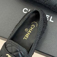 CHANE*|小香26B新品双C 菱格懒人半拖穆勒鞋乐福鞋 经典双C标识精致点睛 一脚蹬懒人超省心 平跟步履轻盈毫无负担 CHANE*|小香26B新品双C 菱格懒人半拖穆勒鞋乐福鞋 经典双C标识精致点睛 一脚蹬懒人超省心 平跟步履轻盈毫无负担