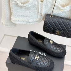 CHANE*|小香26B新品双C 菱格懒人半拖穆勒鞋乐福鞋 经典双C标识精致点睛 一脚蹬懒人超省心 平跟步履轻盈毫无负担 CHANE*|小香26B新品双C 菱格懒人半拖穆勒鞋乐福鞋 经典双C标识精致点睛 一脚蹬懒人超省心 平跟步履轻盈毫无负担