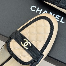 CHANE*|小香26B新品双C 菱格懒人半拖穆勒鞋乐福鞋 经典双C标识精致点睛 一脚蹬懒人超省心 平跟步履轻盈毫无负担 CHANE*|小香26B新品双C 菱格懒人半拖穆勒鞋乐福鞋 经典双C标识精致点睛 一脚蹬懒人超省心 平跟步履轻盈毫无负担