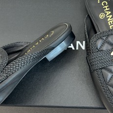 CHANE*|小香26B新品双C 菱格懒人半拖穆勒鞋乐福鞋 经典双C标识精致点睛 一脚蹬懒人超省心 平跟步履轻盈毫无负担 CHANE*|小香26B新品双C 菱格懒人半拖穆勒鞋乐福鞋 经典双C标识精致点睛 一脚蹬懒人超省心 平跟步履轻盈毫无负担