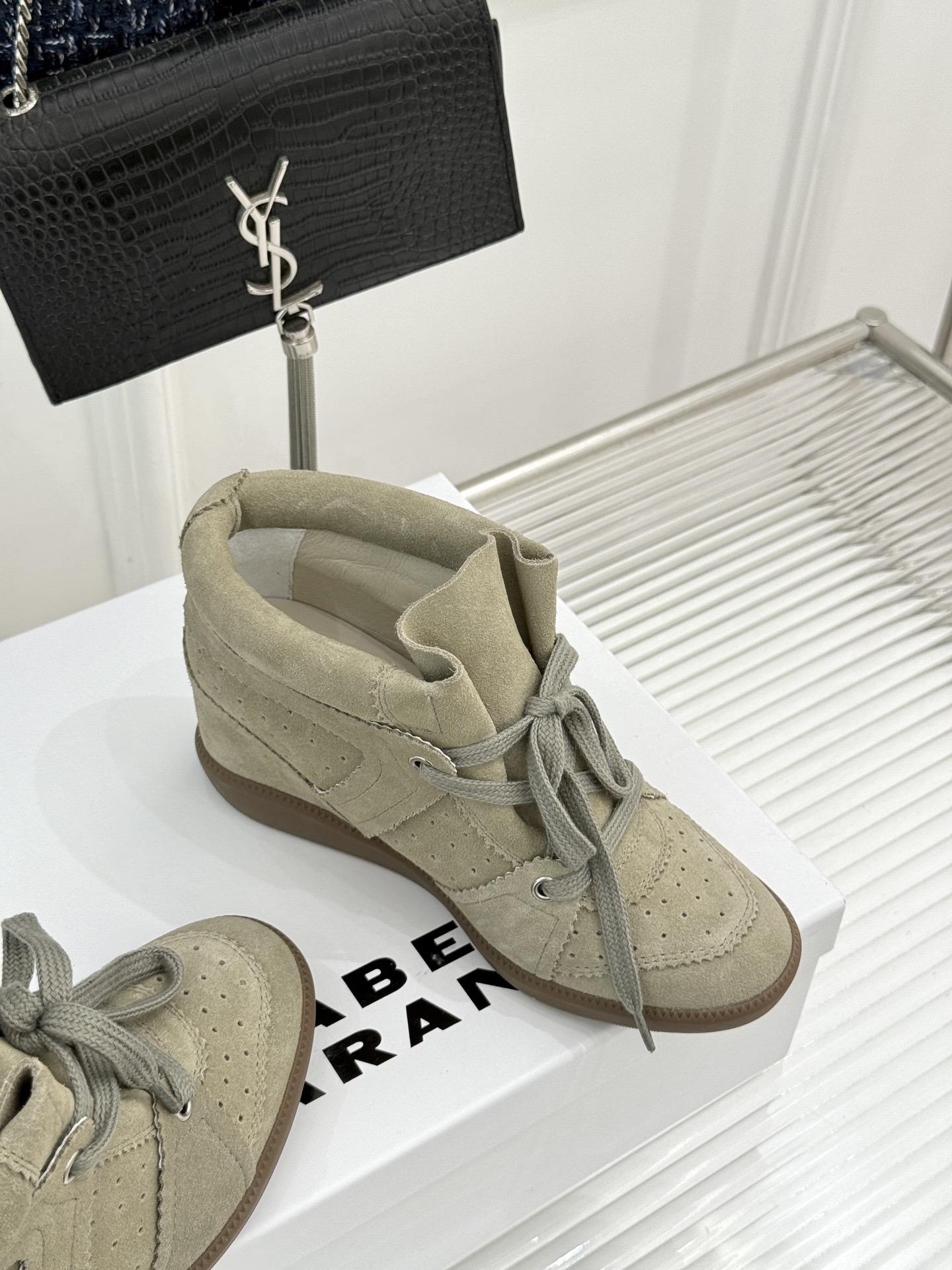 ISABEL MARANT/伊莎贝尔26WF新品 复古内增高高帮运动休闲马丁靴短靴 秋冬鞋柜宝藏短靴 上脚解锁三七分比例 ISABEL MARANT/伊莎贝尔26WF新品 复古内增高高帮运动休闲马丁靴短靴 秋冬鞋柜宝藏短靴 上脚解锁三七分比例