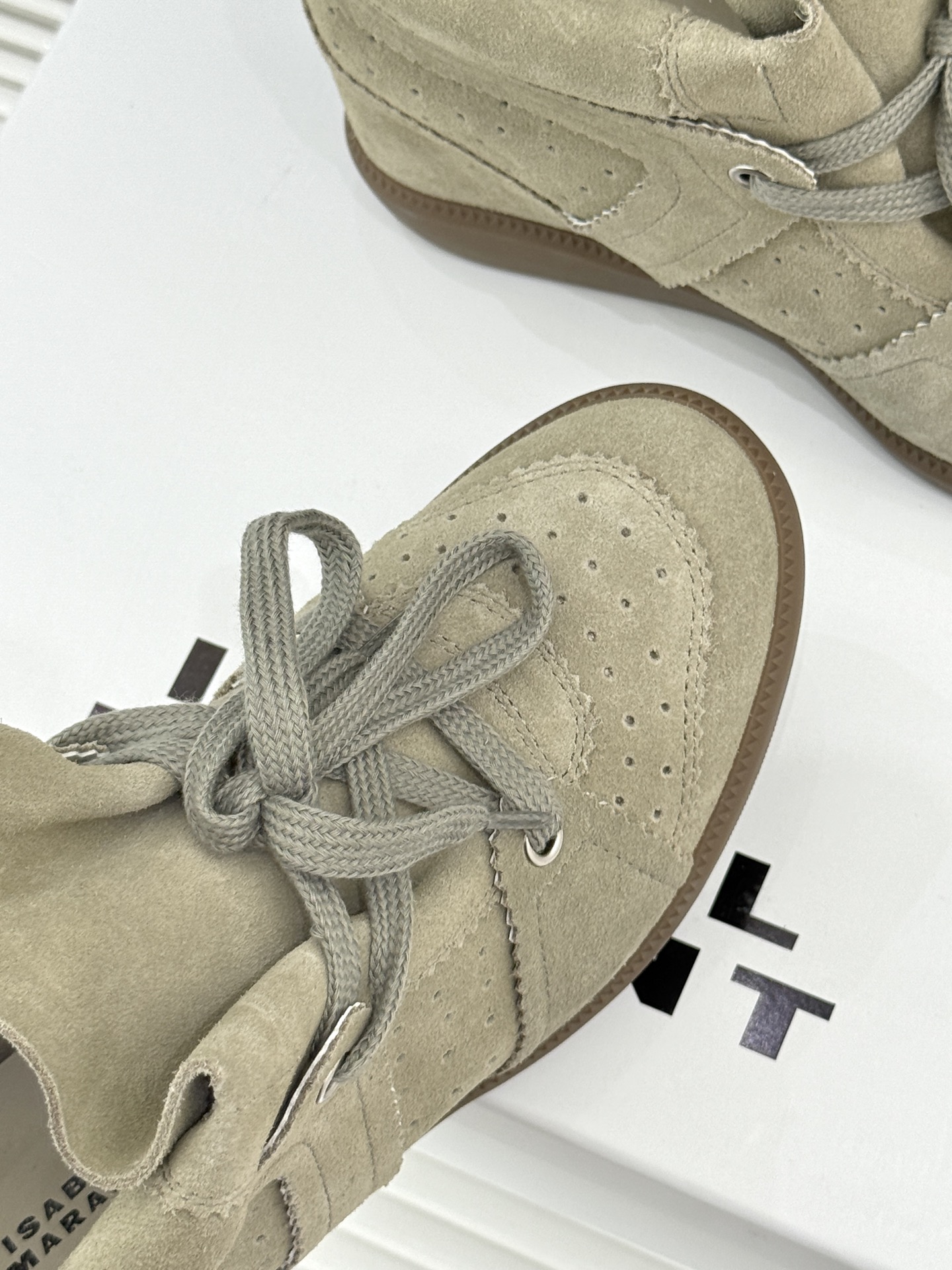 ISABEL MARANT/伊莎贝尔26WF新品 复古内增高高帮运动休闲马丁靴短靴 秋冬鞋柜宝藏短靴 上脚解锁三七分比例 ISABEL MARANT/伊莎贝尔26WF新品 复古内增高高帮运动休闲马丁靴短靴 秋冬鞋柜宝藏短靴 上脚解锁三七分比例