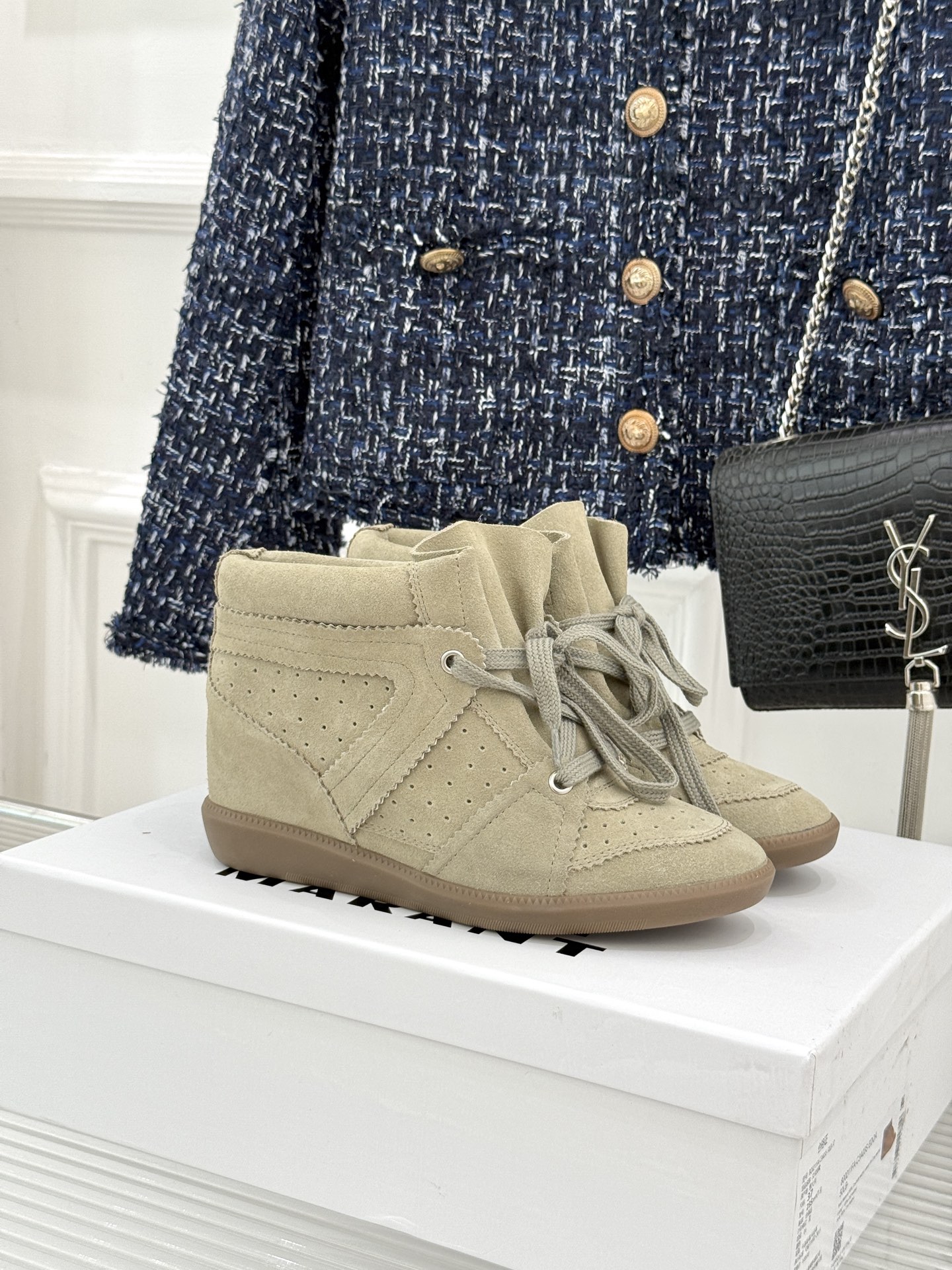 ISABEL MARANT/伊莎贝尔26WF新品 复古内增高高帮运动休闲马丁靴短靴 秋冬鞋柜宝藏短靴 上脚解锁三七分比例 ISABEL MARANT/伊莎贝尔26WF新品 复古内增高高帮运动休闲马丁靴短靴 秋冬鞋柜宝藏短靴 上脚解锁三七分比例