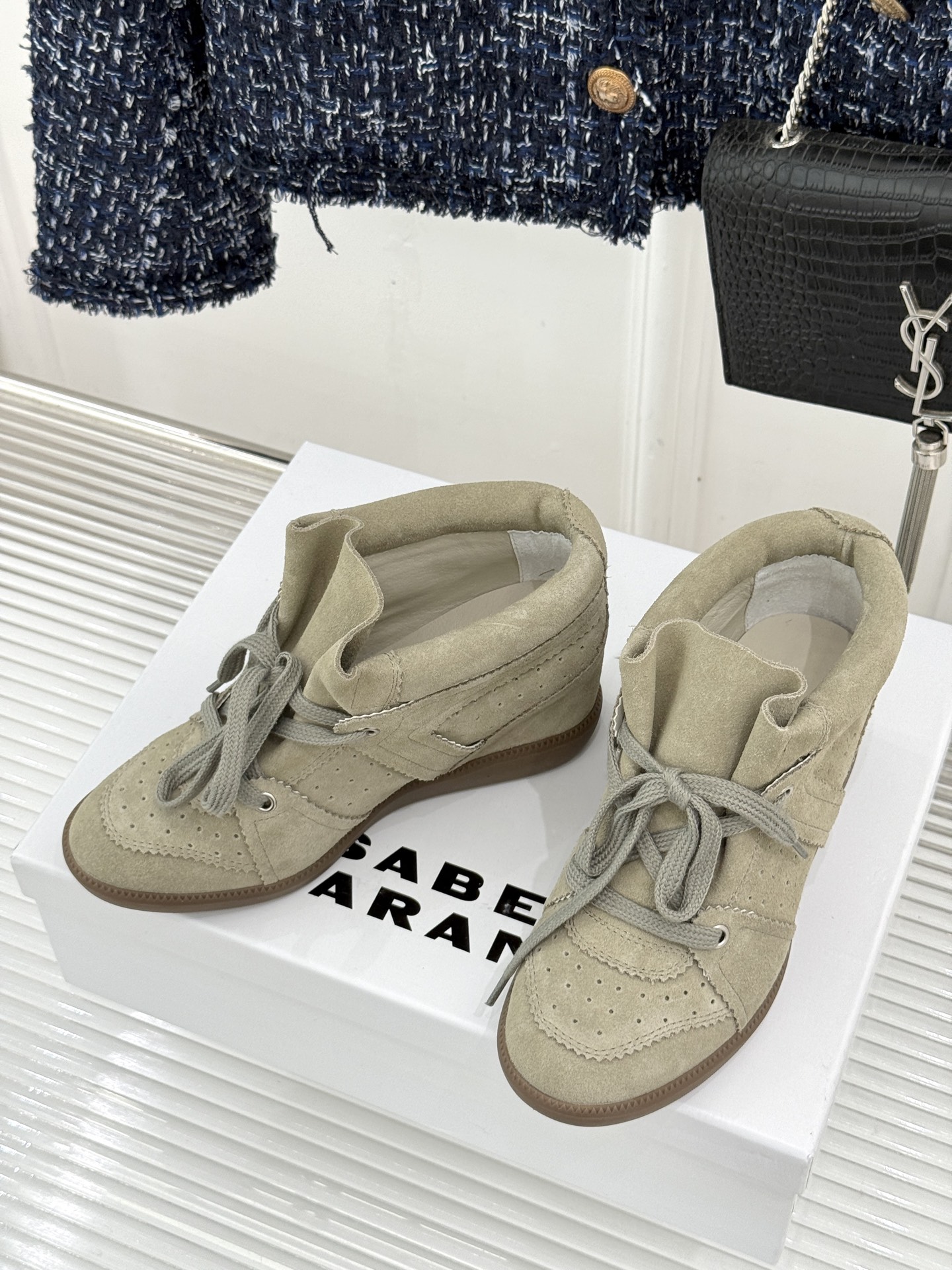 ISABEL MARANT/伊莎贝尔26WF新品 复古内增高高帮运动休闲马丁靴短靴 秋冬鞋柜宝藏短靴 上脚解锁三七分比例 ISABEL MARANT/伊莎贝尔26WF新品 复古内增高高帮运动休闲马丁靴短靴 秋冬鞋柜宝藏短靴 上脚解锁三七分比例