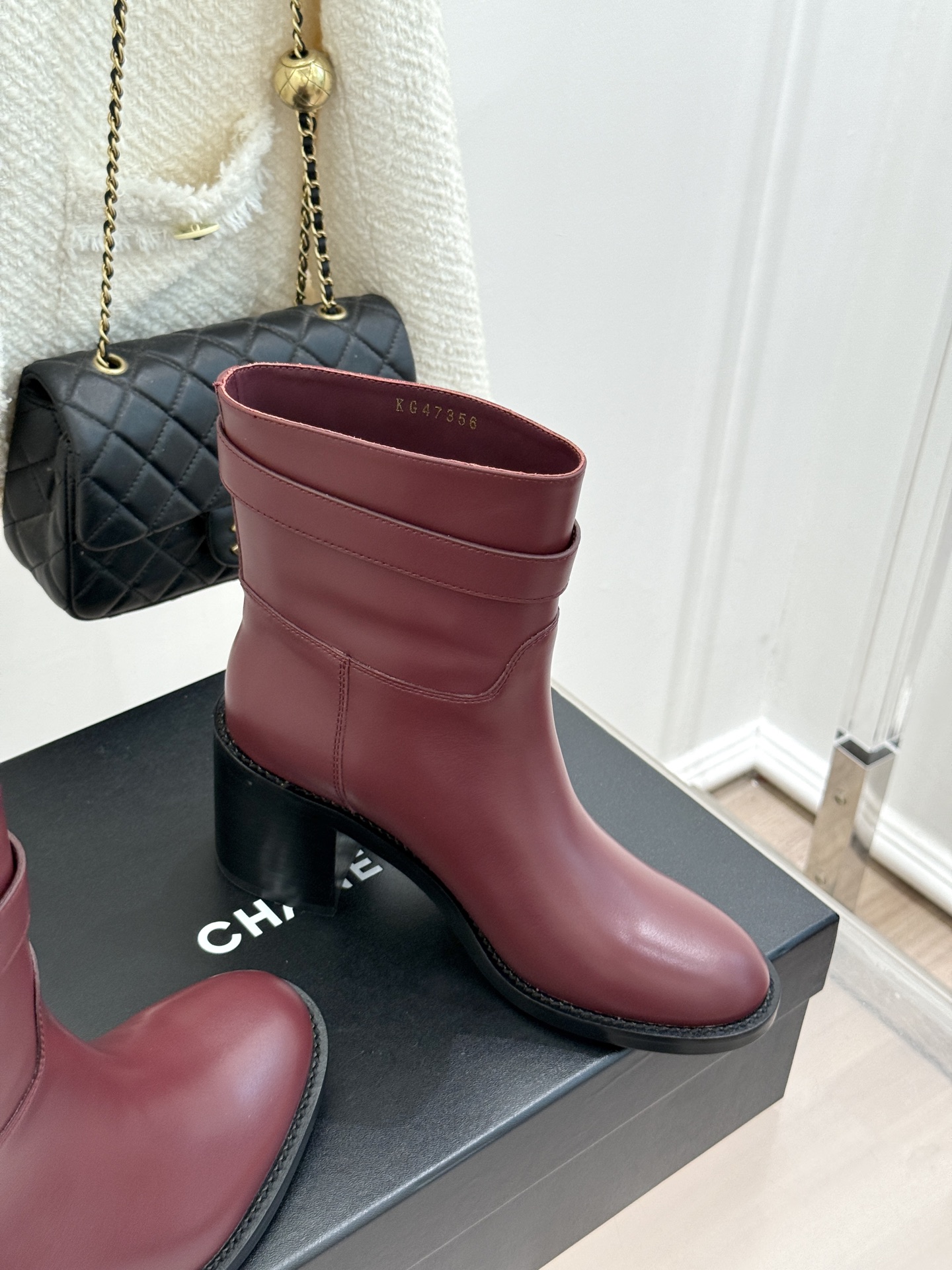 CHANE*|小香26B新品双C 金属皮带扣骑士靴短靴 双C金属皮带扣点睛 牛皮靴身细腻有光泽 上脚秒变直腿精 酷飒糅合 CHANE*|小香26B新品双C 金属皮带扣骑士靴短靴 双C金属皮带扣点睛 牛皮靴身细腻有光泽 上脚秒变直腿精 酷飒糅合
