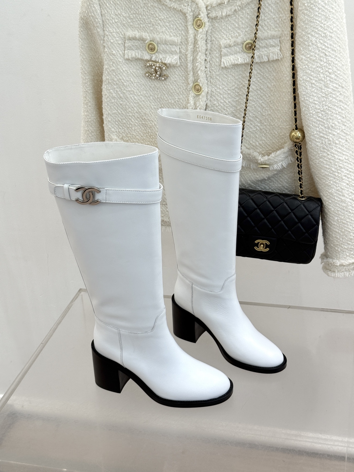 CHANE*|小香26B新品双C 金属皮带扣骑士靴短靴 双C金属皮带扣点睛 牛皮靴身细腻有光泽 上脚秒变直腿精 酷飒糅合 CHANE*|小香26B新品双C 金属皮带扣骑士靴短靴 双C金属皮带扣点睛 牛皮靴身细腻有光泽 上脚秒变直腿精 酷飒糅合