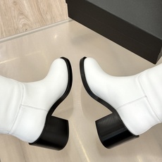 CHANE*|小香26B新品双C 金属皮带扣骑士靴短靴 双C金属皮带扣点睛 牛皮靴身细腻有光泽 上脚秒变直腿精 酷飒糅合 CHANE*|小香26B新品双C 金属皮带扣骑士靴短靴 双C金属皮带扣点睛 牛皮靴身细腻有光泽 上脚秒变直腿精 酷飒糅合