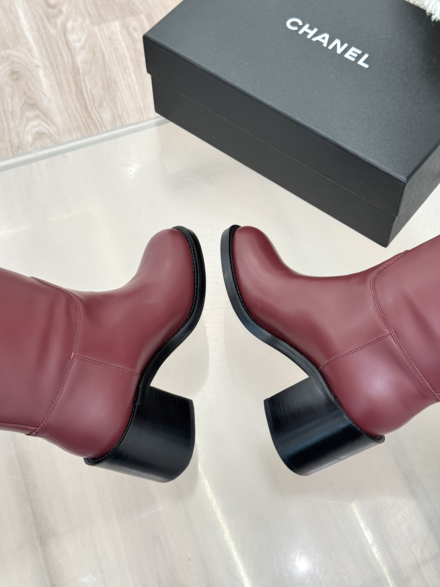 CHANE*|小香26B新品双C 金属皮带扣骑士靴短靴 双C金属皮带扣点睛 牛皮靴身细腻有光泽 上脚秒变直腿精 酷飒糅合 CHANE*|小香26B新品双C 金属皮带扣骑士靴短靴 双C金属皮带扣点睛 牛皮靴身细腻有光泽 上脚秒变直腿精 酷飒糅合