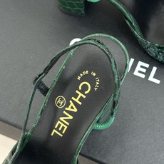 CHANE*|小香经典拼色 鳄鱼纹后空凉鞋 珍稀肌理复刻奢级质感 撞色拼接勾勒复古层次美学 后空剪裁透气衬脚纤细 圆头修 CHANE*|小香经典拼色 鳄鱼纹后空凉鞋 珍稀肌理复刻奢级质感 撞色拼接勾勒复古层次美学 后空剪裁透气衬脚纤细 圆头修