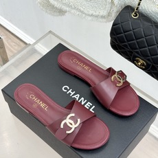 CHANE*|小香26B新品 双C金属扣一字带平底拖鞋 金属双C徽标精致亮眼 一字带简约不失格调 真皮鞋床亲肤贴合脚型 CHANE*|小香26B新品 双C金属扣一字带平底拖鞋 金属双C徽标精致亮眼 一字带简约不失格调 真皮鞋床亲肤贴合脚型