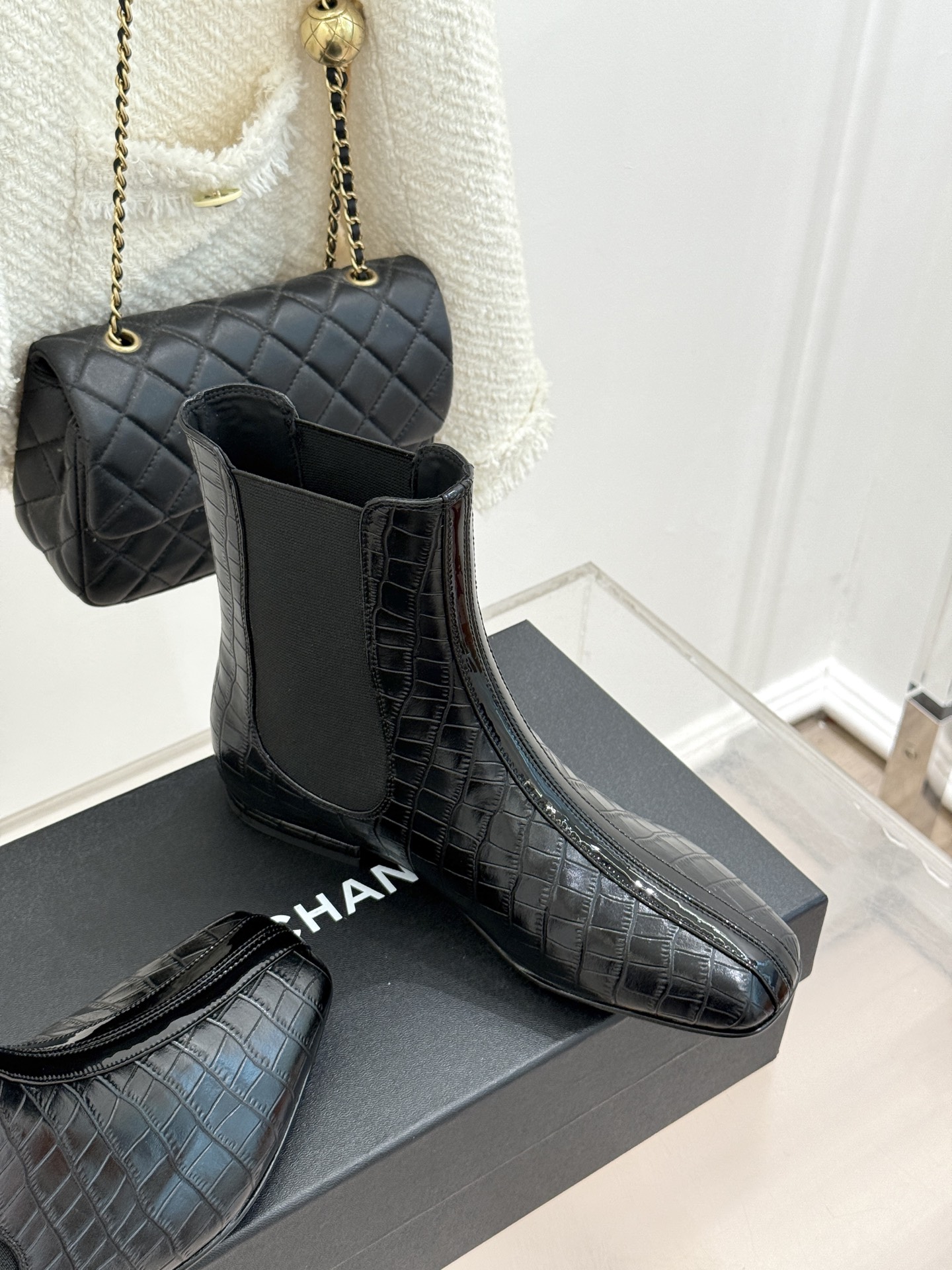CHANE*|小香26A秋冬新品 鳄鱼纹拼接方头切尔西短靴 秋冬鞋柜C位担当 小众不撞款回头率高 时髦精闭眼入不亏 复古 CHANE*|小香26A秋冬新品 鳄鱼纹拼接方头切尔西短靴 秋冬鞋柜C位担当 小众不撞款回头率高 时髦精闭眼入不亏 复古