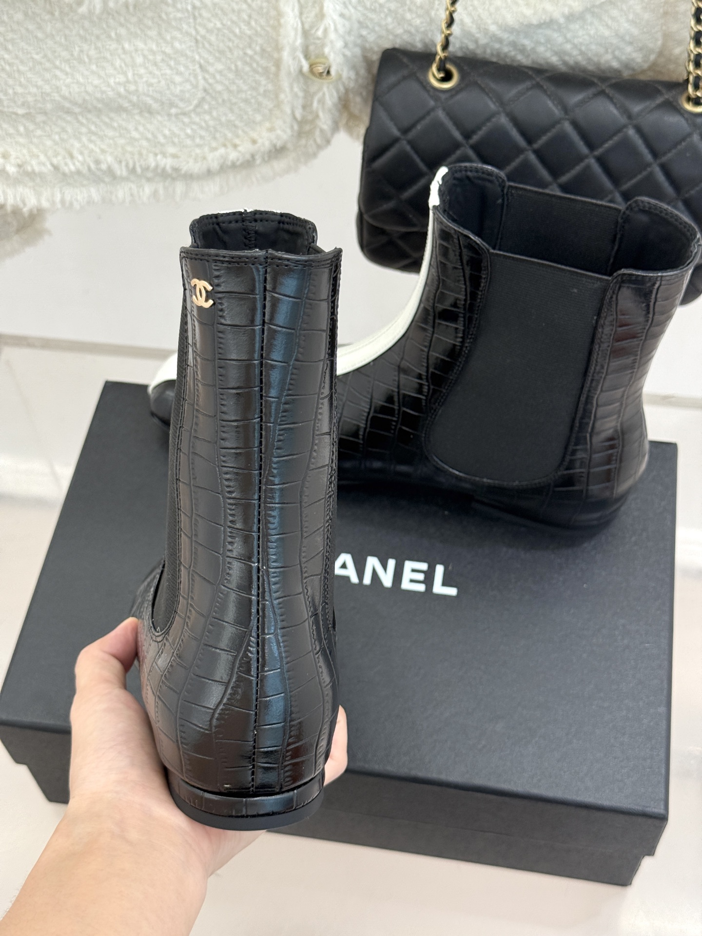 CHANE*｜小香26A秋冬新品 鳄鱼纹拼接方头切尔西短靴 秋冬鞋柜C位担当 小众不撞款回头率高 时髦精闭眼入不亏 复古
