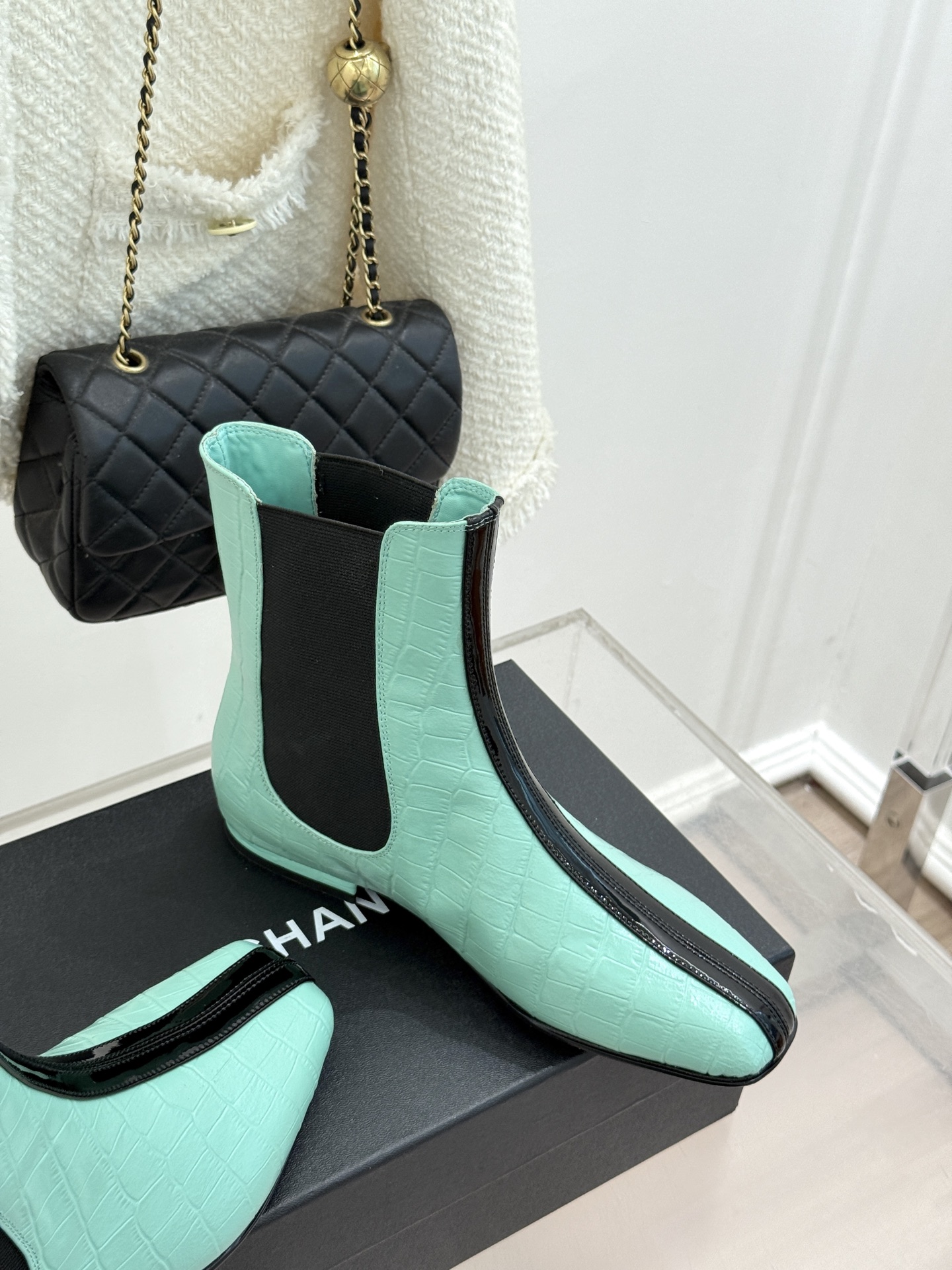 CHANE*|小香26A秋冬新品 鳄鱼纹拼接方头切尔西短靴 秋冬鞋柜C位担当 小众不撞款回头率高 时髦精闭眼入不亏 复古 CHANE*|小香26A秋冬新品 鳄鱼纹拼接方头切尔西短靴 秋冬鞋柜C位担当 小众不撞款回头率高 时髦精闭眼入不亏 复古