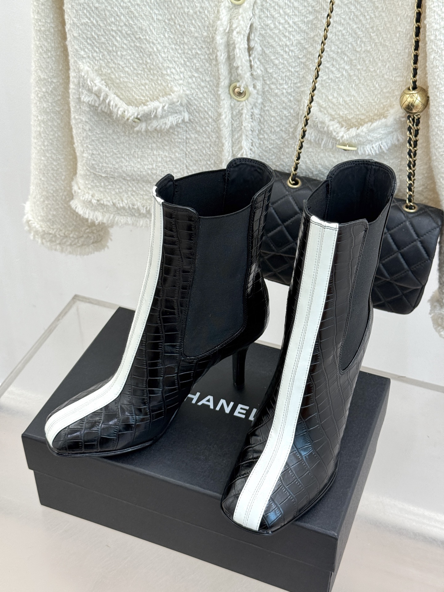 CHANE*|小香26A秋冬新品 鳄鱼纹拼接方头切尔西短靴 秋冬鞋柜C位担当 小众不撞款回头率高 时髦精闭眼入不亏 复古 CHANE*|小香26A秋冬新品 鳄鱼纹拼接方头切尔西短靴 秋冬鞋柜C位担当 小众不撞款回头率高 时髦精闭眼入不亏 复古