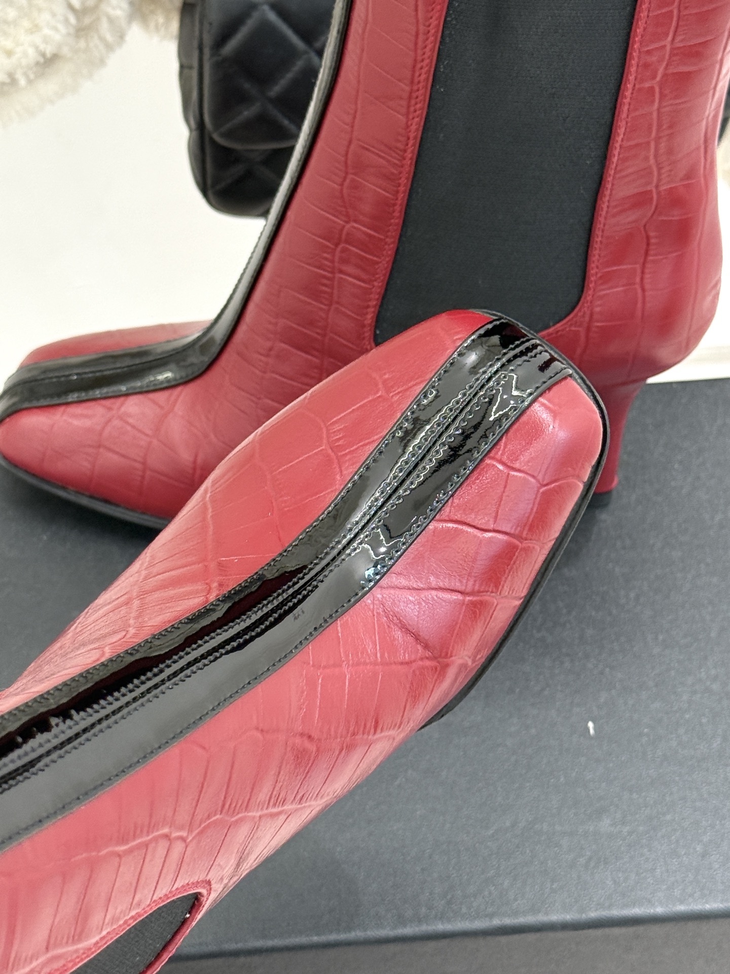 CHANE*|小香26A秋冬新品 鳄鱼纹拼接方头切尔西短靴 秋冬鞋柜C位担当 小众不撞款回头率高 时髦精闭眼入不亏 复古 CHANE*|小香26A秋冬新品 鳄鱼纹拼接方头切尔西短靴 秋冬鞋柜C位担当 小众不撞款回头率高 时髦精闭眼入不亏 复古
