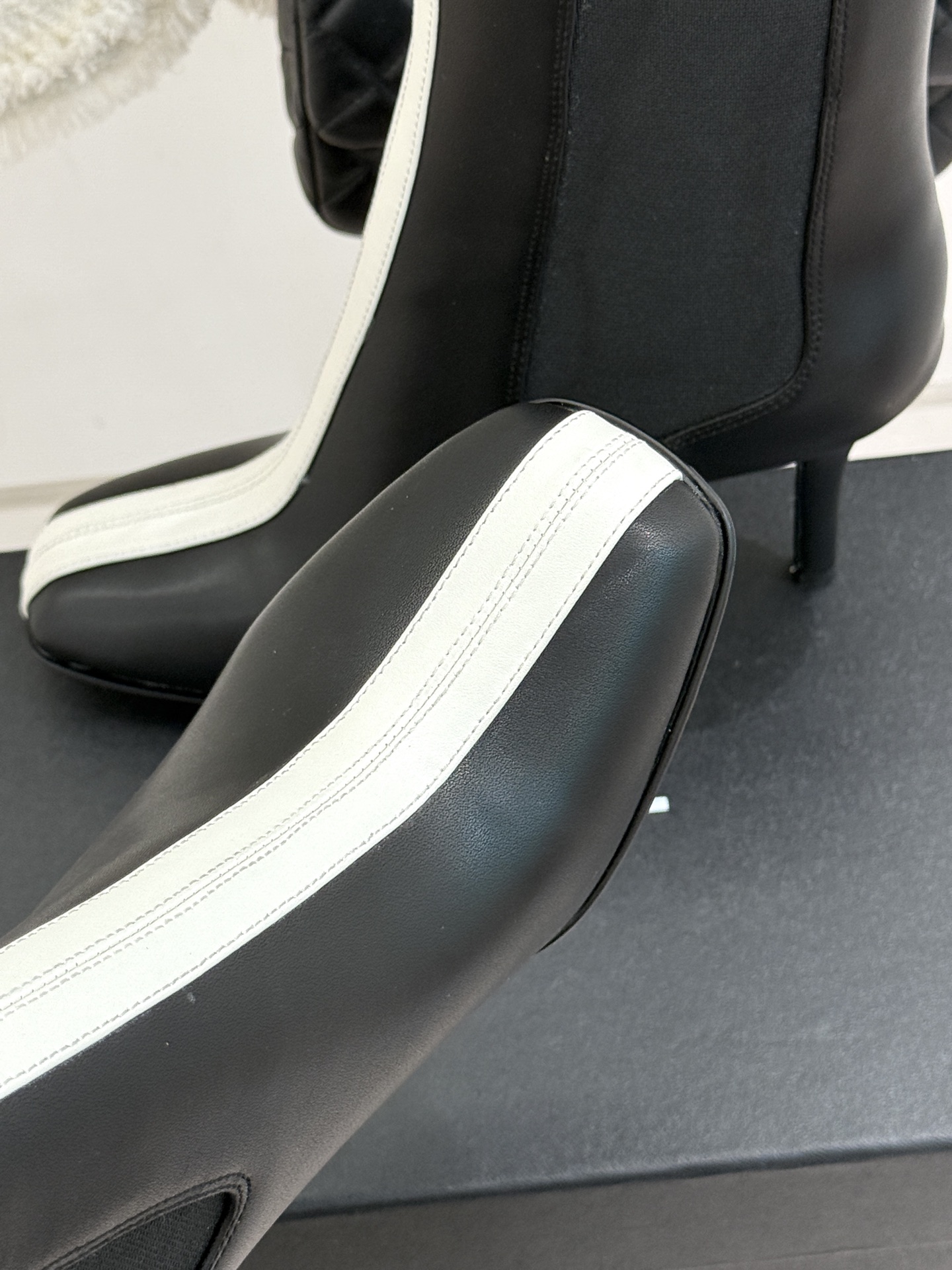CHANE*｜小香26A秋冬新品 鳄鱼纹拼接方头切尔西短靴 秋冬鞋柜C位担当 小众不撞款回头率高 时髦精闭眼入不亏 复古