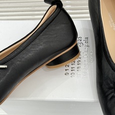 MaisonMargiela|MM6马吉拉 蝴蝶结芭蕾舞鞋分趾鞋单鞋~ 解构先锋碰撞柔婉芭蕾 经典Tabi分趾辨识度拉满 MaisonMargiela|MM6马吉拉 蝴蝶结芭蕾舞鞋分趾鞋单鞋~ 解构先锋碰撞柔婉芭蕾 经典Tabi分趾辨识度拉满