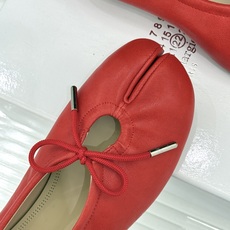 MaisonMargiela|MM6马吉拉 蝴蝶结芭蕾舞鞋分趾鞋单鞋~ 解构先锋碰撞柔婉芭蕾 经典Tabi分趾辨识度拉满 MaisonMargiela|MM6马吉拉 蝴蝶结芭蕾舞鞋分趾鞋单鞋~ 解构先锋碰撞柔婉芭蕾 经典Tabi分趾辨识度拉满