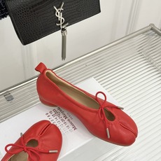 MaisonMargiela|MM6马吉拉 蝴蝶结芭蕾舞鞋分趾鞋单鞋~ 解构先锋碰撞柔婉芭蕾 经典Tabi分趾辨识度拉满 MaisonMargiela|MM6马吉拉 蝴蝶结芭蕾舞鞋分趾鞋单鞋~ 解构先锋碰撞柔婉芭蕾 经典Tabi分趾辨识度拉满