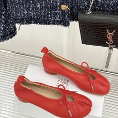 MaisonMargiela|MM6马吉拉 蝴蝶结芭蕾舞鞋分趾鞋单鞋~ 解构先锋碰撞柔婉芭蕾 经典Tabi分趾辨识度拉满 MaisonMargiela|MM6马吉拉 蝴蝶结芭蕾舞鞋分趾鞋单鞋~ 解构先锋碰撞柔婉芭蕾 经典Tabi分趾辨识度拉满