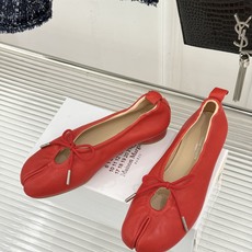 MaisonMargiela|MM6马吉拉 蝴蝶结芭蕾舞鞋分趾鞋单鞋~ 解构先锋碰撞柔婉芭蕾 经典Tabi分趾辨识度拉满 MaisonMargiela|MM6马吉拉 蝴蝶结芭蕾舞鞋分趾鞋单鞋~ 解构先锋碰撞柔婉芭蕾 经典Tabi分趾辨识度拉满