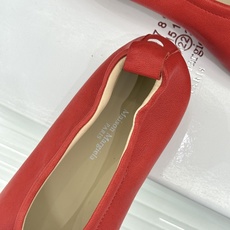 MaisonMargiela|MM6马吉拉 蝴蝶结芭蕾舞鞋分趾鞋单鞋~ 解构先锋碰撞柔婉芭蕾 经典Tabi分趾辨识度拉满 MaisonMargiela|MM6马吉拉 蝴蝶结芭蕾舞鞋分趾鞋单鞋~ 解构先锋碰撞柔婉芭蕾 经典Tabi分趾辨识度拉满