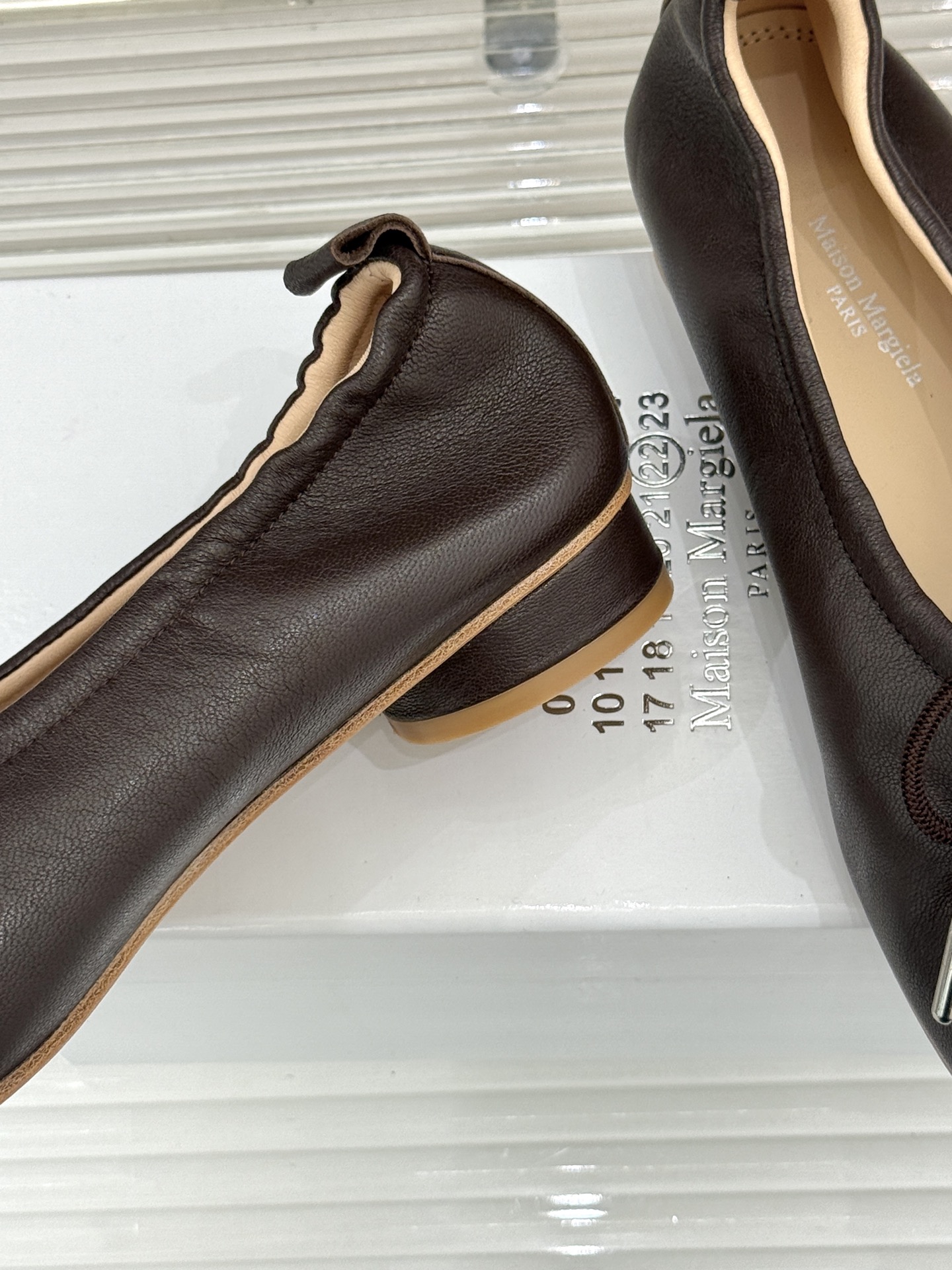 MaisonMargiela｜MM6马吉拉 蝴蝶结芭蕾舞鞋分趾鞋单鞋～ 解构先锋碰撞柔婉芭蕾 经典Tabi分趾辨识度拉满