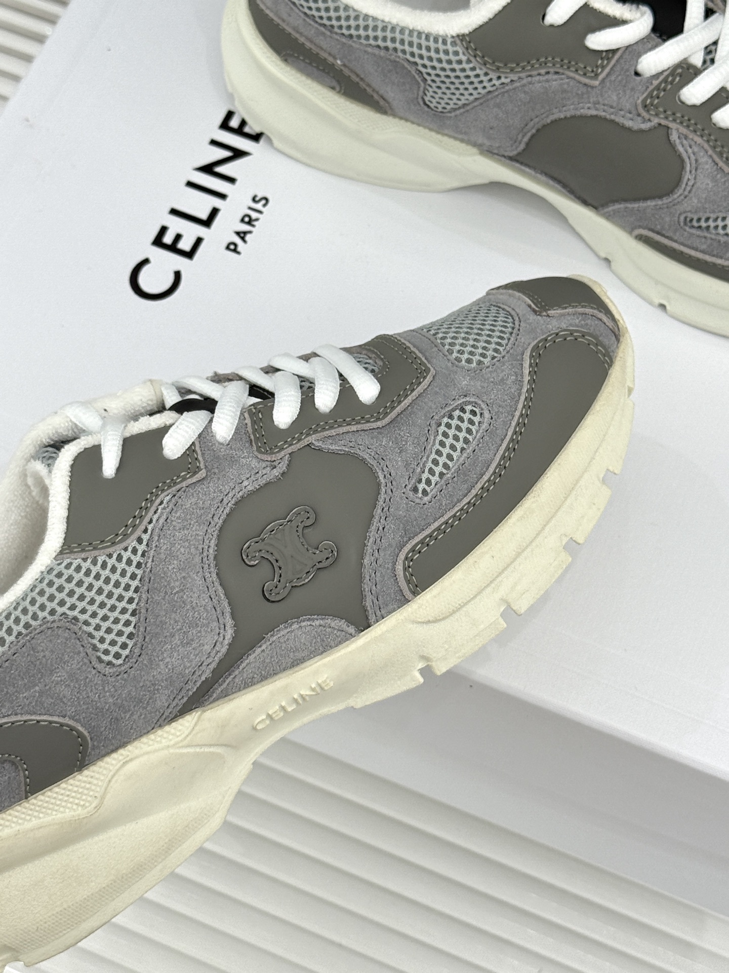 Celine/赛琳26WF新品 凯旋门厚底老爹鞋运动鞋 凯旋门徽标低调吸睛 厚底悄悄拉长腿型 复古摩登氛围感拉满 牛 Celine/赛琳26WF新品 凯旋门厚底老爹鞋运动鞋 凯旋门徽标低调吸睛 厚底悄悄拉长腿型 复古摩登氛围感拉满 牛