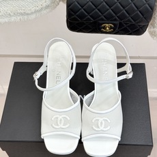 CHANE*|小香26B新品 双C网纱一字带高跟凉鞋 网纱一字带晕染轻灵质感 双C刺绣镌刻经典标识 通透肌理衬出柔媚氛围 CHANE*|小香26B新品 双C网纱一字带高跟凉鞋 网纱一字带晕染轻灵质感 双C刺绣镌刻经典标识 通透肌理衬出柔媚氛围