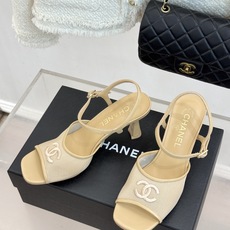 CHANE*|小香26B新品 双C网纱一字带高跟凉鞋 网纱一字带晕染轻灵质感 双C刺绣镌刻经典标识 通透肌理衬出柔媚氛围 CHANE*|小香26B新品 双C网纱一字带高跟凉鞋 网纱一字带晕染轻灵质感 双C刺绣镌刻经典标识 通透肌理衬出柔媚氛围