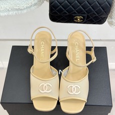 CHANE*|小香26B新品 双C网纱一字带高跟凉鞋 网纱一字带晕染轻灵质感 双C刺绣镌刻经典标识 通透肌理衬出柔媚氛围 CHANE*|小香26B新品 双C网纱一字带高跟凉鞋 网纱一字带晕染轻灵质感 双C刺绣镌刻经典标识 通透肌理衬出柔媚氛围