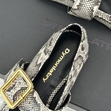 DYMONLATRY 26WF新品 尖头方扣平底玛丽珍鞋单鞋 金属方扣点缀精致细节 平底软弹舒适贴足弓 鞋身线条利落显腿 DYMONLATRY 26WF新品 尖头方扣平底玛丽珍鞋单鞋 金属方扣点缀精致细节 平底软弹舒适贴足弓 鞋身线条利落显腿