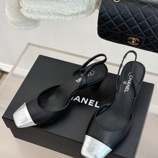 CHANE*|小香26A新品 拼色方头粗跟后空凉鞋 鞋身双C标识精致低调 方头版型衬得脚型秀气 拼色设计复古吸睛 粗跟稳 CHANE*|小香26A新品 拼色方头粗跟后空凉鞋 鞋身双C标识精致低调 方头版型衬得脚型秀气 拼色设计复古吸睛 粗跟稳