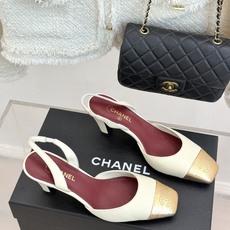 CHANE*|小香26A新品 拼色方头粗跟后空凉鞋 鞋身双C标识精致低调 方头版型衬得脚型秀气 拼色设计复古吸睛 粗跟稳 CHANE*|小香26A新品 拼色方头粗跟后空凉鞋 鞋身双C标识精致低调 方头版型衬得脚型秀气 拼色设计复古吸睛 粗跟稳