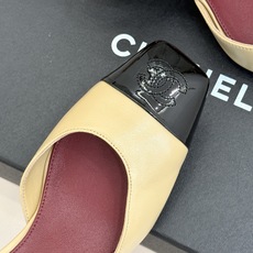 CHANE*|小香26A新品 拼色方头粗跟后空凉鞋 鞋身双C标识精致低调 方头版型衬得脚型秀气 拼色设计复古吸睛 粗跟稳 CHANE*|小香26A新品 拼色方头粗跟后空凉鞋 鞋身双C标识精致低调 方头版型衬得脚型秀气 拼色设计复古吸睛 粗跟稳