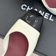 CHANE*|小香26A新品 拼色方头粗跟后空凉鞋 鞋身双C标识精致低调 方头版型衬得脚型秀气 拼色设计复古吸睛 粗跟稳 CHANE*|小香26A新品 拼色方头粗跟后空凉鞋 鞋身双C标识精致低调 方头版型衬得脚型秀气 拼色设计复古吸睛 粗跟稳