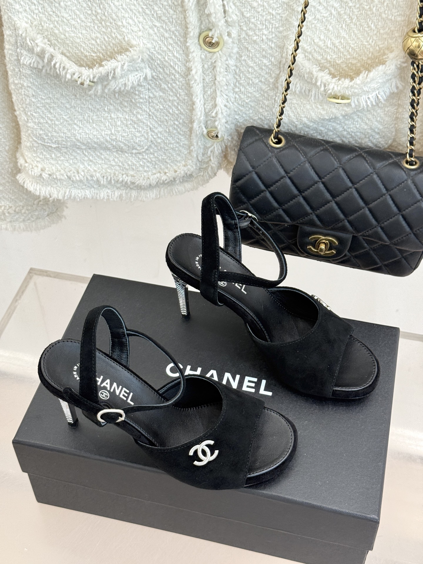 CHANE*｜小香26A新品 双C金属跟鱼嘴高跟凉鞋 是夏天必入的绝美凉鞋 露趾设计衬脚型纤细 双C标识点缀鞋面 金属跟
