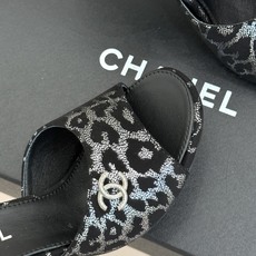 CHANE*|小香26A新品 双C金属跟鱼嘴高跟凉鞋 是夏天必入的绝美凉鞋 露趾设计衬脚型纤细 双C标识点缀鞋面 金属跟 CHANE*|小香26A新品 双C金属跟鱼嘴高跟凉鞋 是夏天必入的绝美凉鞋 露趾设计衬脚型纤细 双C标识点缀鞋面 金属跟