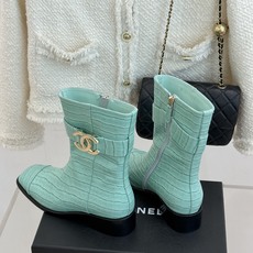 CHANE*|小香26B新品双C 金属皮带扣骑士靴短靴 双C金属皮带扣点睛 牛皮靴身细腻有光泽 上脚秒变直腿精 酷飒糅合 CHANE*|小香26B新品双C 金属皮带扣骑士靴短靴 双C金属皮带扣点睛 牛皮靴身细腻有光泽 上脚秒变直腿精 酷飒糅合