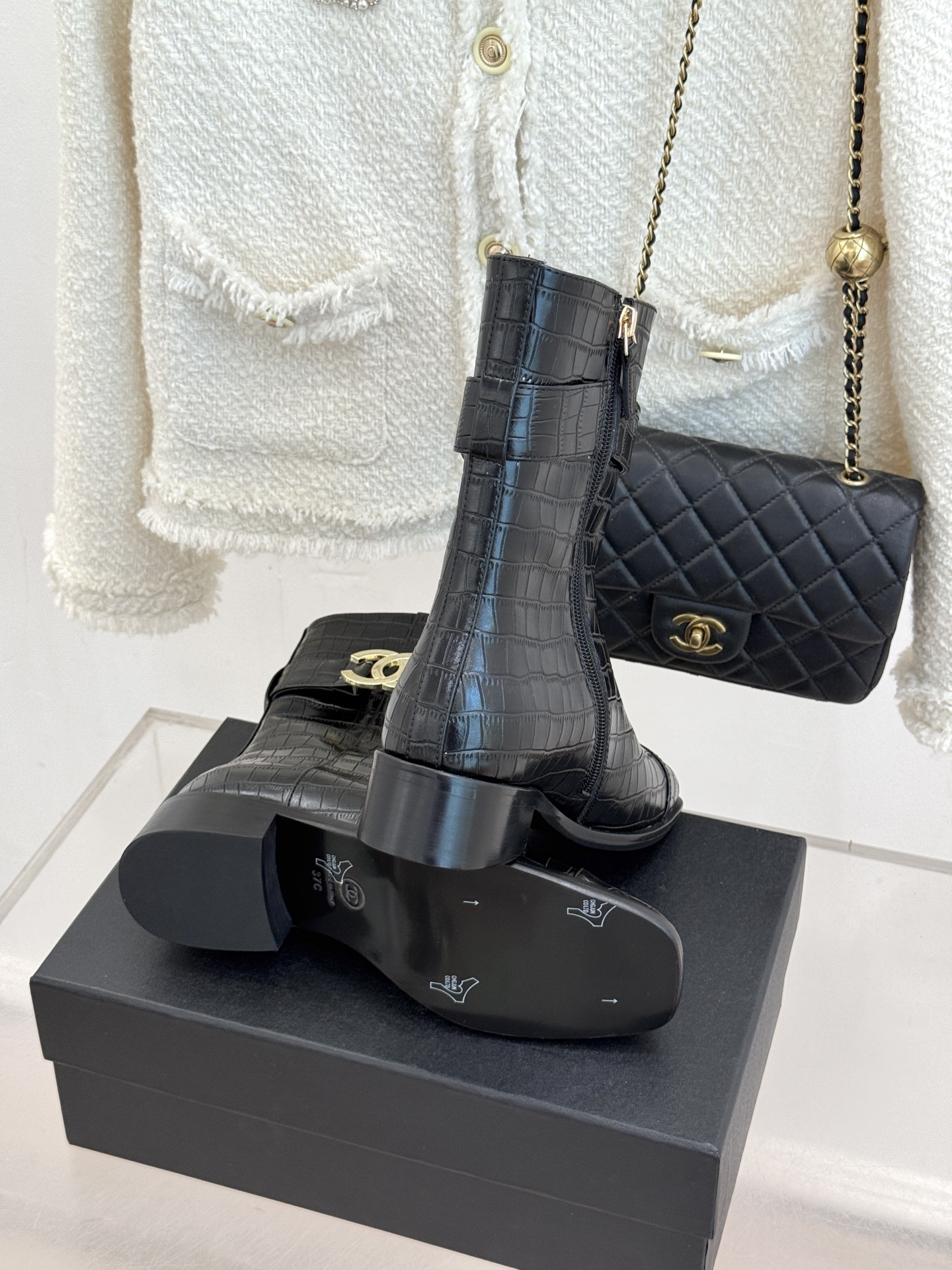CHANE*｜小香26B新品双C 金属皮带扣骑士靴短靴 双C金属皮带扣点睛 牛皮靴身细腻有光泽 上脚秒变直腿精 酷飒糅合
