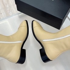 CHANE*|小香26B新品双C 金属皮带扣骑士靴短靴 双C金属皮带扣点睛 牛皮靴身细腻有光泽 上脚秒变直腿精 酷飒糅合 CHANE*|小香26B新品双C 金属皮带扣骑士靴短靴 双C金属皮带扣点睛 牛皮靴身细腻有光泽 上脚秒变直腿精 酷飒糅合