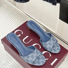 Gucci/古驰26WF新品一字带 金属跟高跟拖鞋 丝缎光泽流淌足尖之上 金属细跟折射冷冽光芒 一字带勾勒足弓优美曲线 Gucci/古驰26WF新品一字带 金属跟高跟拖鞋 丝缎光泽流淌足尖之上 金属细跟折射冷冽光芒 一字带勾勒足弓优美曲线