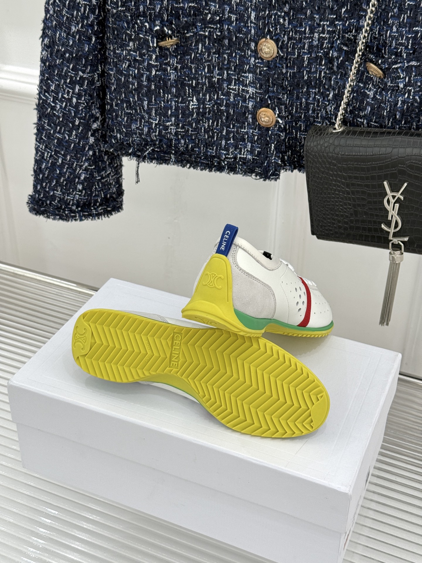 Celine/赛琳26WF新品凯旋门 镂空休闲运动阿甘德训鞋 复古版型自带松弛感 镂空设计清爽透气 上脚显脚小一圈 鞋舌 Celine/赛琳26WF新品凯旋门 镂空休闲运动阿甘德训鞋 复古版型自带松弛感 镂空设计清爽透气 上脚显脚小一圈 鞋舌